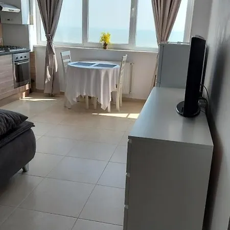 Summerland Seaview شقة مامايا