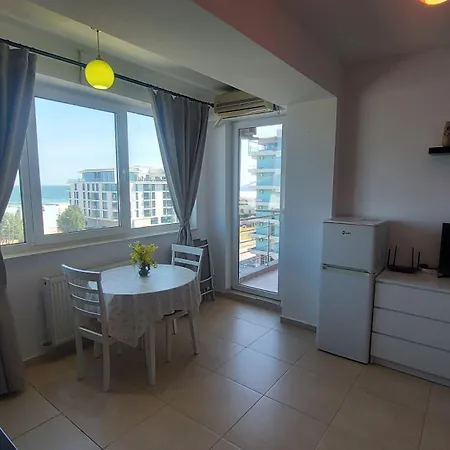 Summerland Seaview Apartment